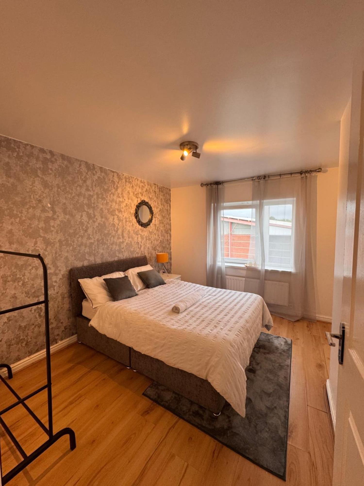 Stylish Townhouse- Centre - O2 Apollo