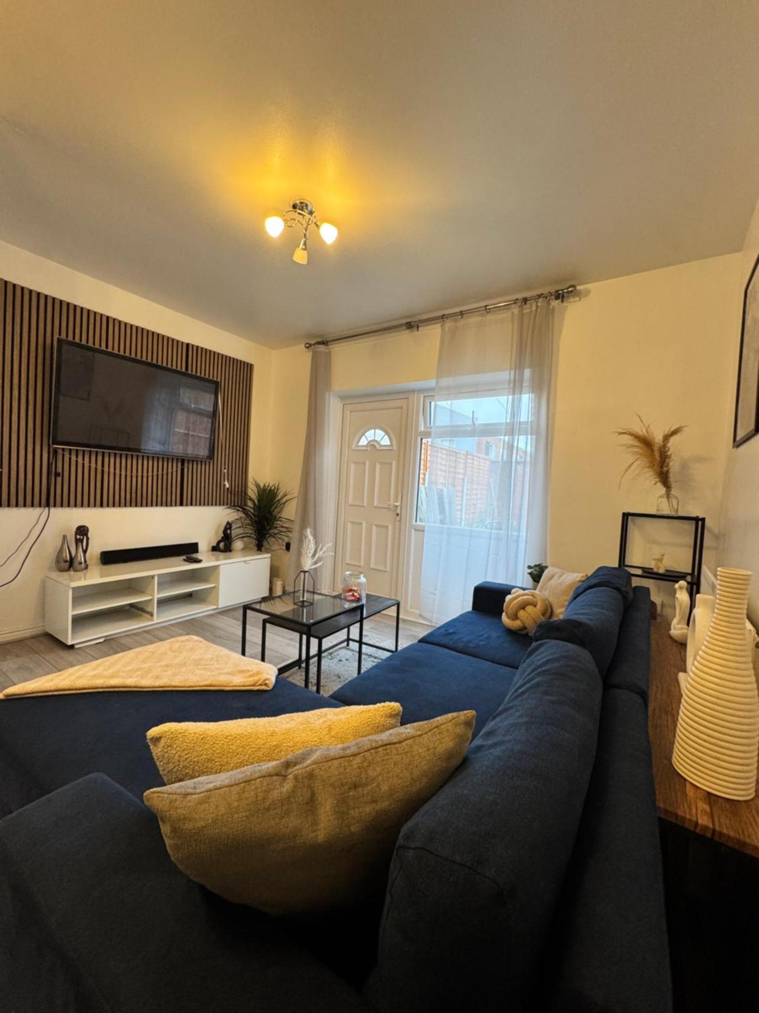 Stylish Townhouse- Centre - O2 Apollo